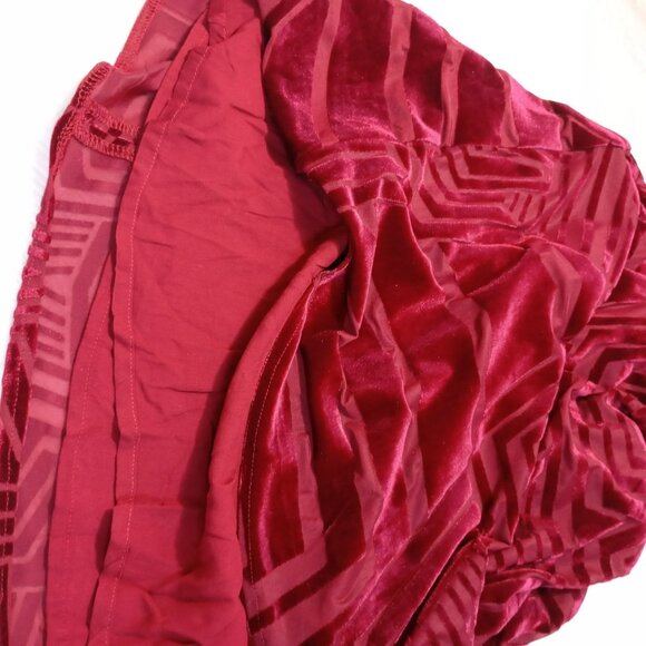 Anthropologie Sunday In Brooklyn Top Red Velvet Geometric Pattern Size S Women - Picture 6 of 9